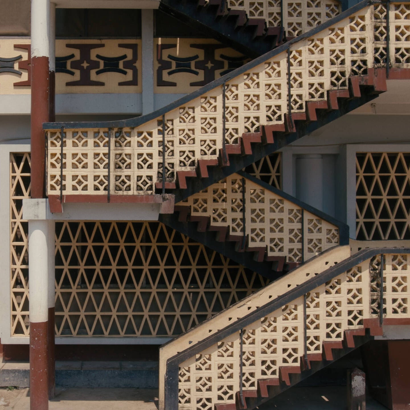 TROPICAL MODERNISM: ARCHITECTURE AND INDEPENDENCE